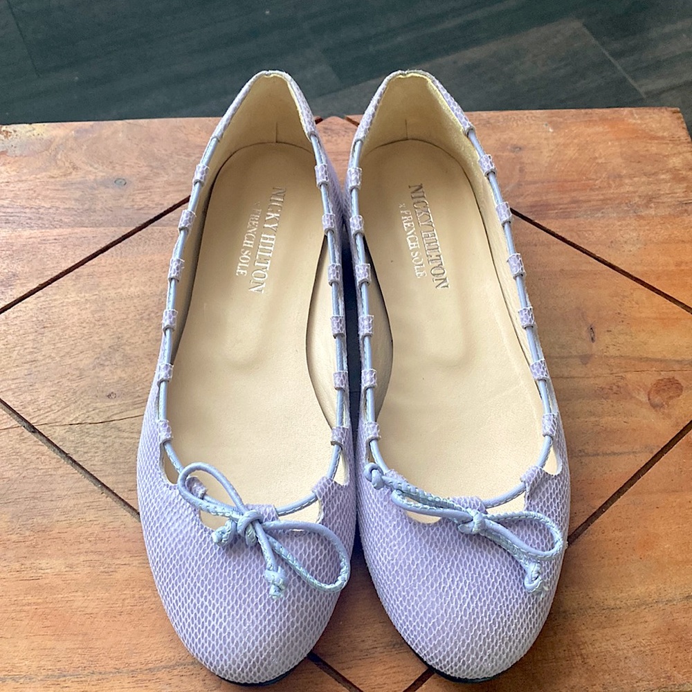Nicky Hilton, French sole lilac color. Perfect condition